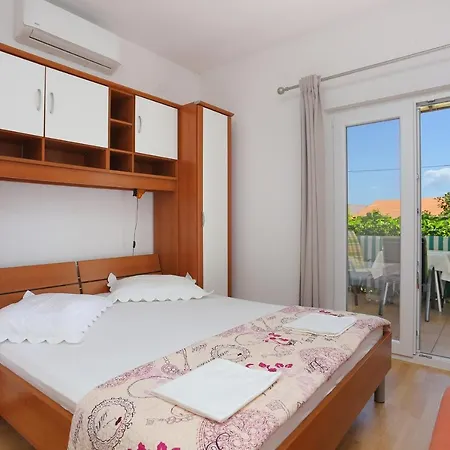 Apartment By The Sea Zivogosce - Blato, Makarska - 1057 *